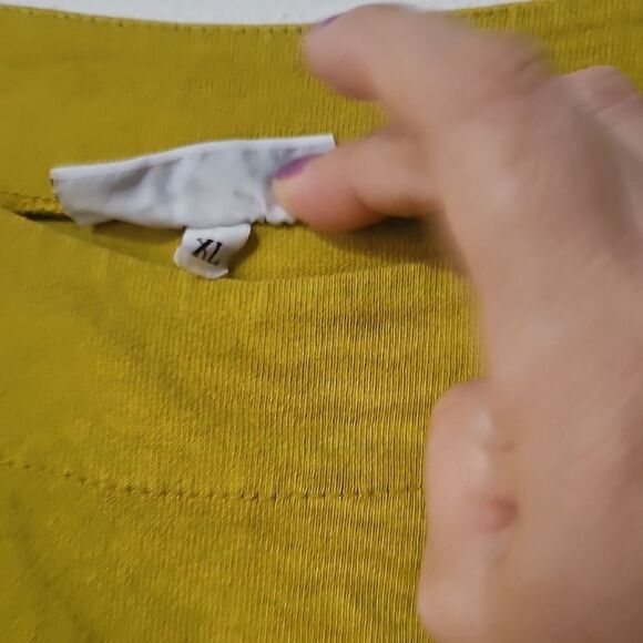 bryn Walker Golden 3/4 Sleeve Tee - Picture 3 of 8